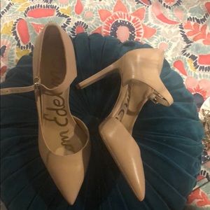 Sam Edelman nude colored 3.5 inch stilettos